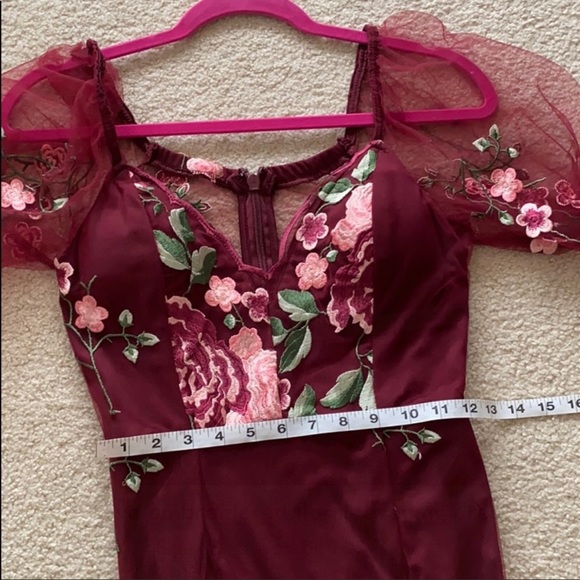 Long sleeve embroidered floral evening dress size S - Picture 6 of 8